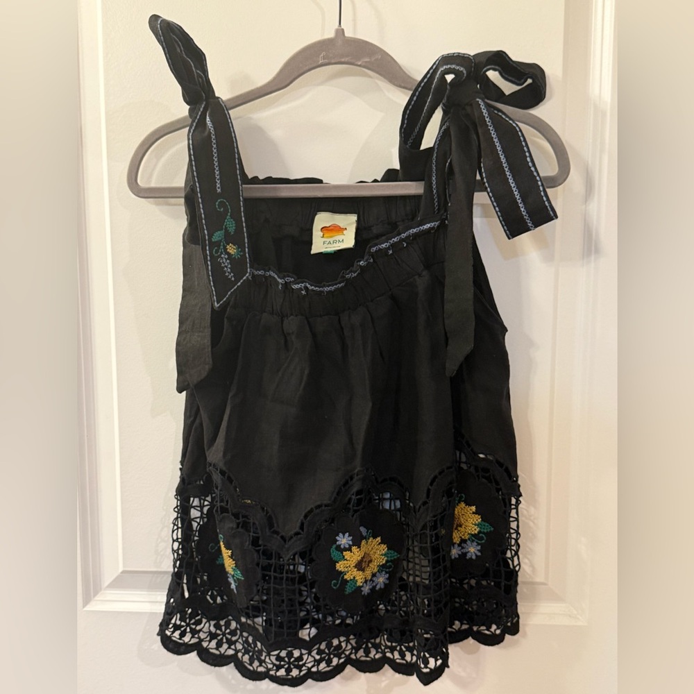 FARM Rio Cross Stitch Sunflower Richelieu Top, size small - Picture 3 of 4